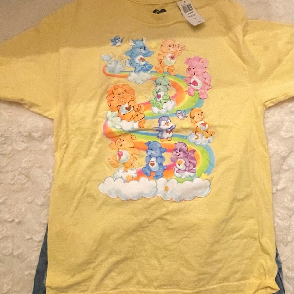 Vintage Care Bears Graphic Tee – Yellow Shirt Size XL – 90s Cartoon Style